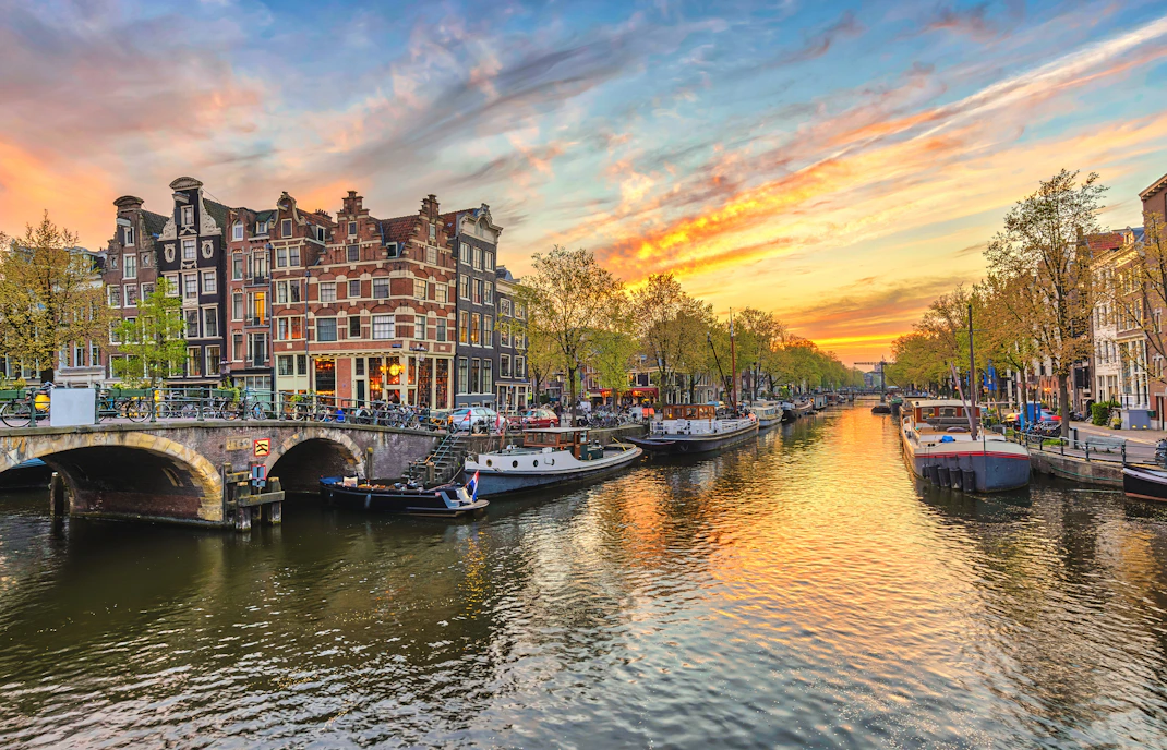 Amsterdam Canals History Why They re A UNESCO World Heritage Site amsterdam-canals-history-why-they-re-a-unesco-world-heritage-site